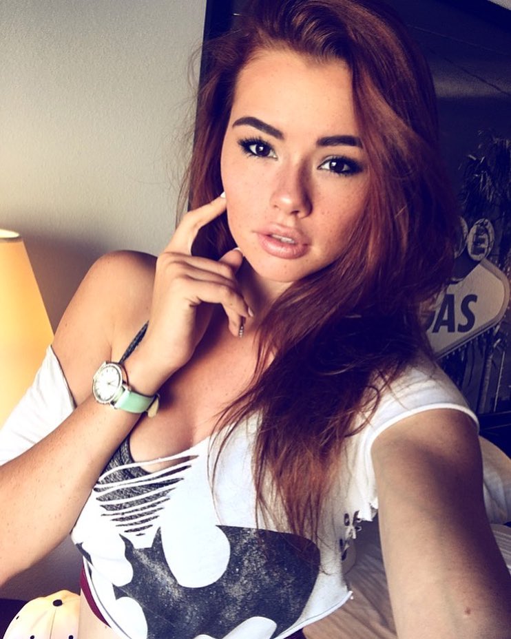 Discover Sabrina Lynn Bio/Wiki 2024 & Career Achievements